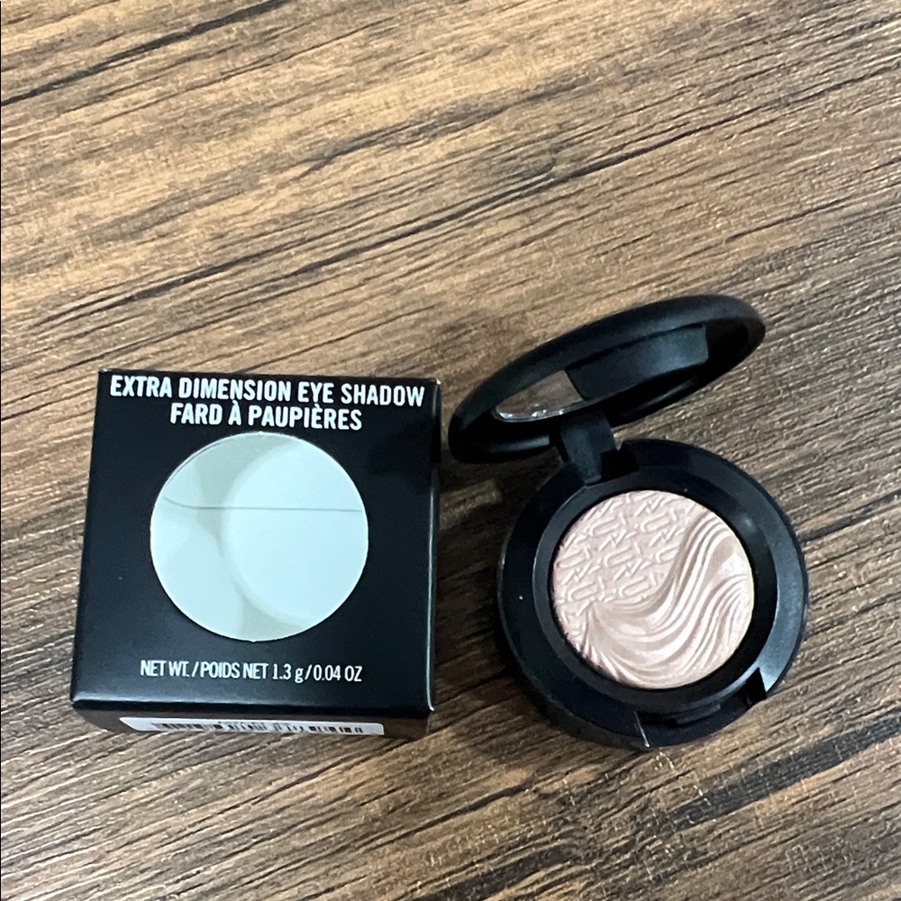MAC Cosmetics Extra Dimension Eye Shadow - A Natural Flirt